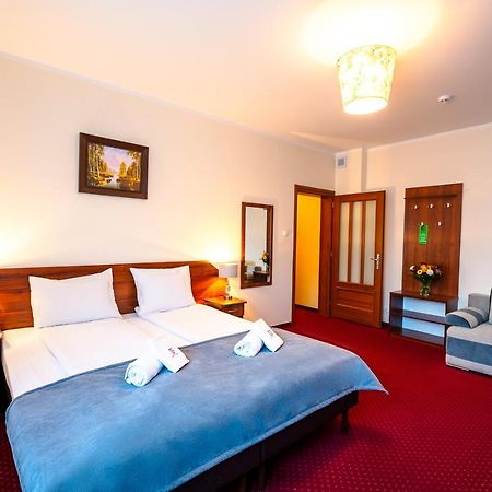 Hotel Kasztelan دوبشيسي المظهر الخارجي الصورة