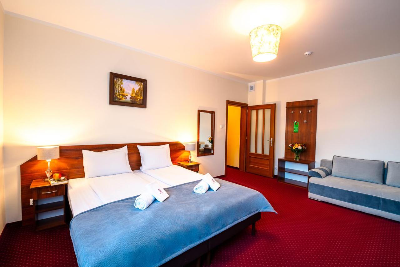 Hotel Kasztelan دوبشيسي المظهر الخارجي الصورة