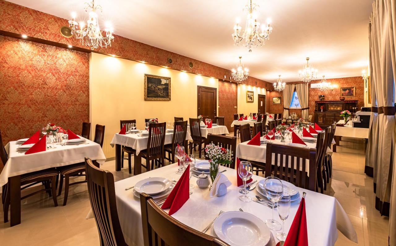 Hotel Kasztelan دوبشيسي المظهر الخارجي الصورة